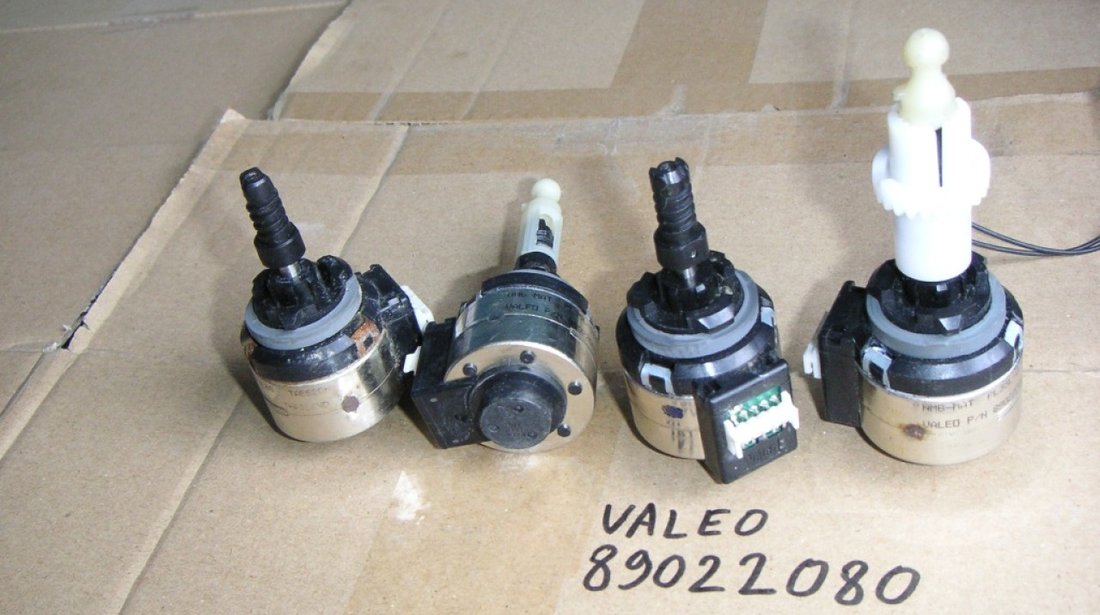 Motoras reglaj far XENON Audi A4 B6, B7, A5, Passat B6, B7, CC, Tuareg 7L, Volvo S60 cod 89022080