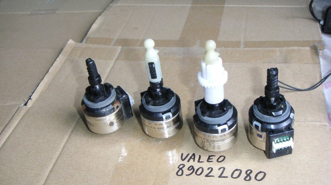 Motoras reglaj far XENON Audi A4 B6, B7, A5, Passat B6, B7, CC, Tuareg 7L, Volvo S60 cod 89022080