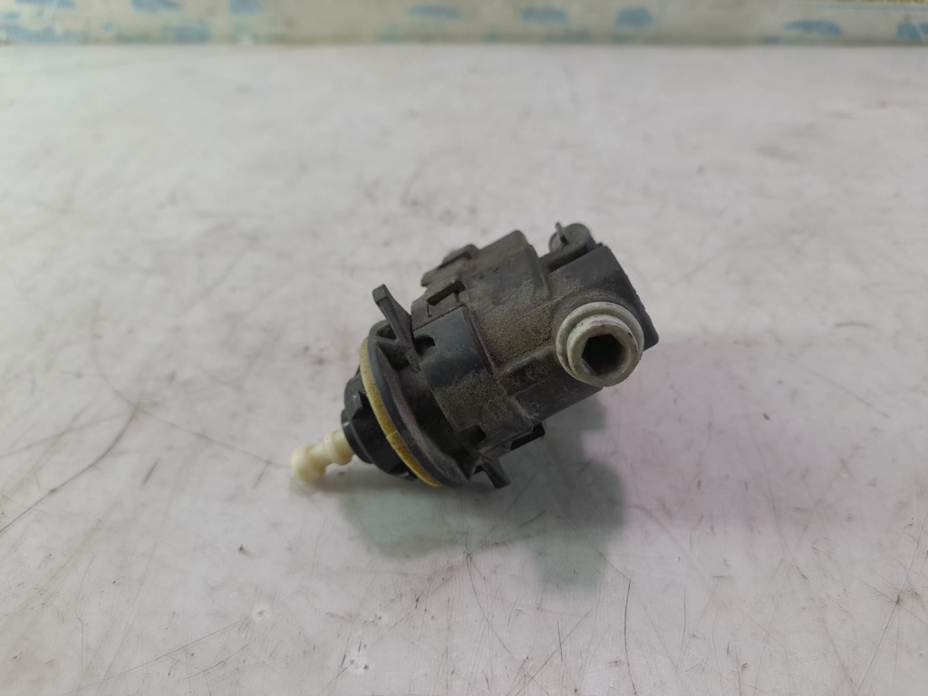 Motoras reglaj faruri 90005925 Peugeot 3008 2 [2016 - 2020] 1.6 hdi BH01
