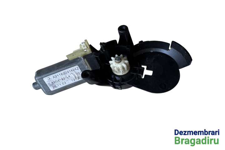 Motoras reglaj scaun Cod: A2118203142 A2118203142 Mercedes-Benz E-Class W211/S211 [2002 - 2006] Sedan 4-usi 320 CDI 5G-Tronic (204 hp) E320 cdi Avantgarde