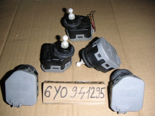 Motoras reglare far Skoda Fabia 1 cod 6Y0941295