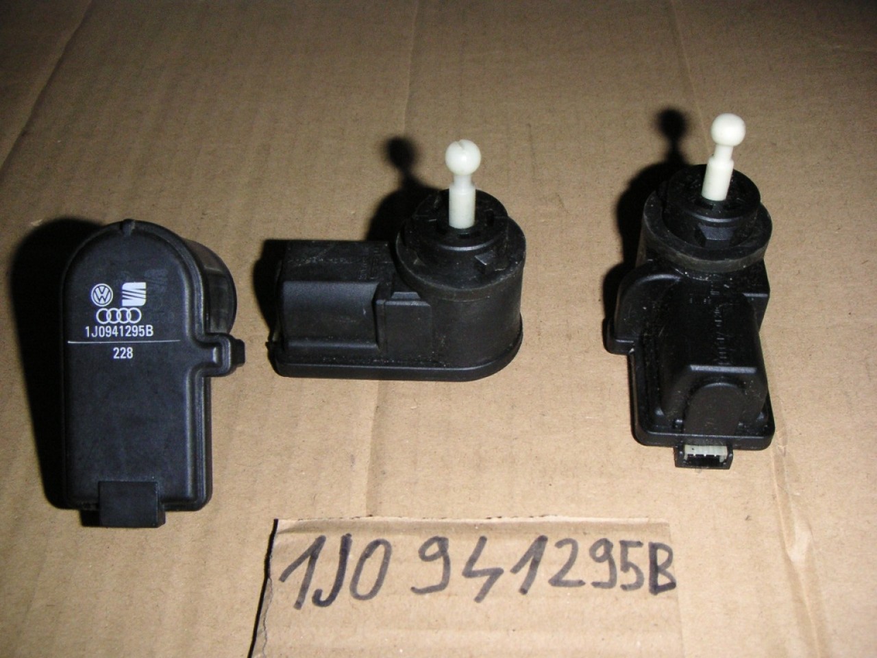 Motoras reglare far VW Audi Seat cod 1J0941295B