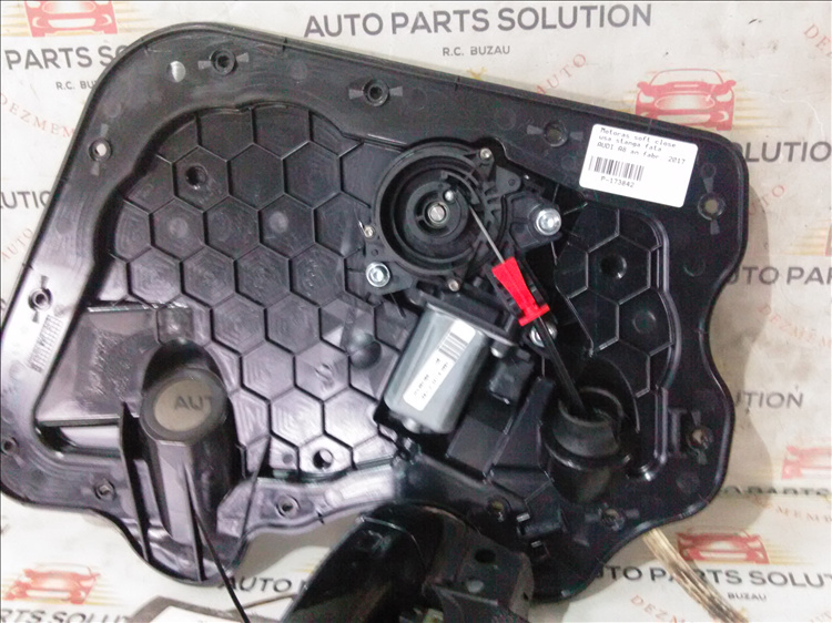 Motoras soft close usa stanga fata AUDI A8 an fabr. 2017