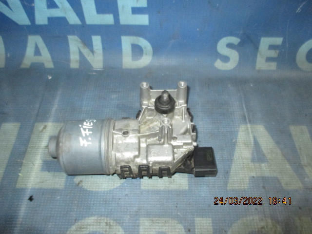Motoras stergatoare Ford Fiesta 2009; 8A6117B571AA (fata)
