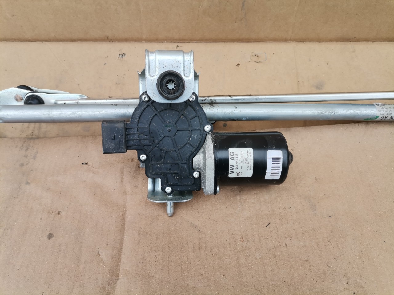 Motoras stergatoare parbriz VW Crafter 2 ll 2016-2020 cod 7C1955113