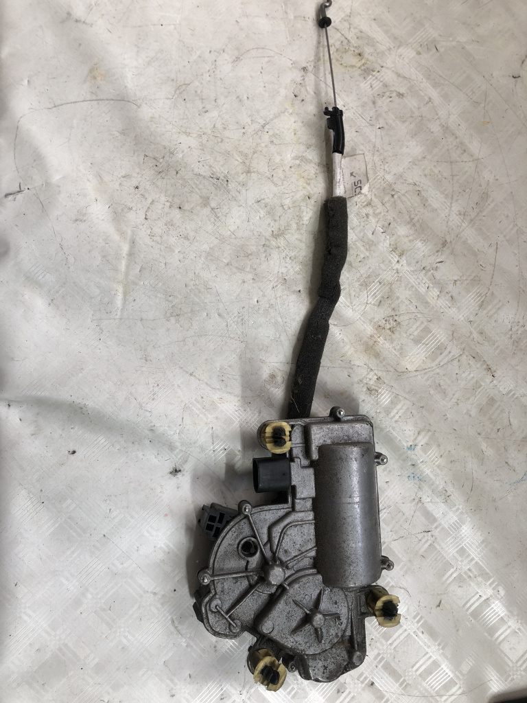 Motoras stergator haion Audi A4 B9 - Motorina 2018, 3V5827887A
