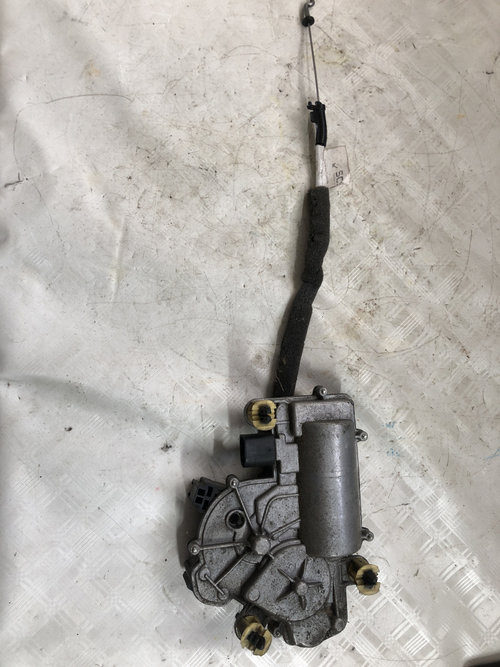 Motoras stergator haion Audi A4 B9 - Motorina 2018, 3V5827887A