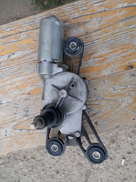 Motoras stergator haion mercedes e class w211