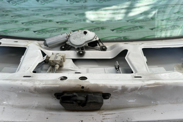 Motoras stergator luneta Volkswagen VW Golf 4 [1997 - 2006] Hatchback 5-usi 1.4 MT (75 hp)
