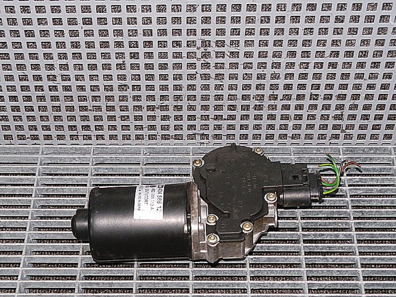 MOTORAS STERGATOR PARBRIZ AUDI A6 ALLROAD - - (1999 2005)