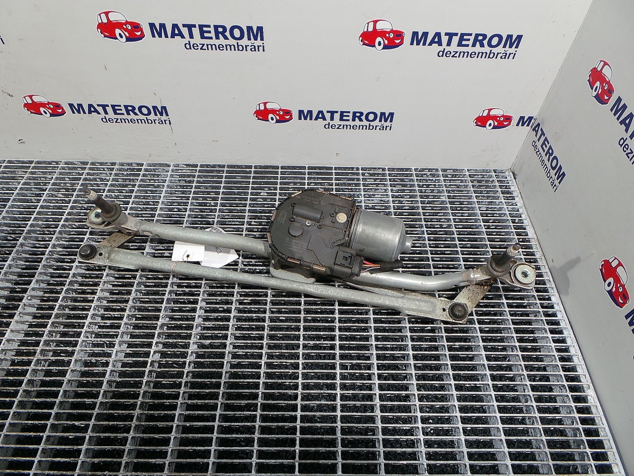 MOTORAS STERGATOR PARBRIZ AUDI Q5 Q5 - - (2008 2013)