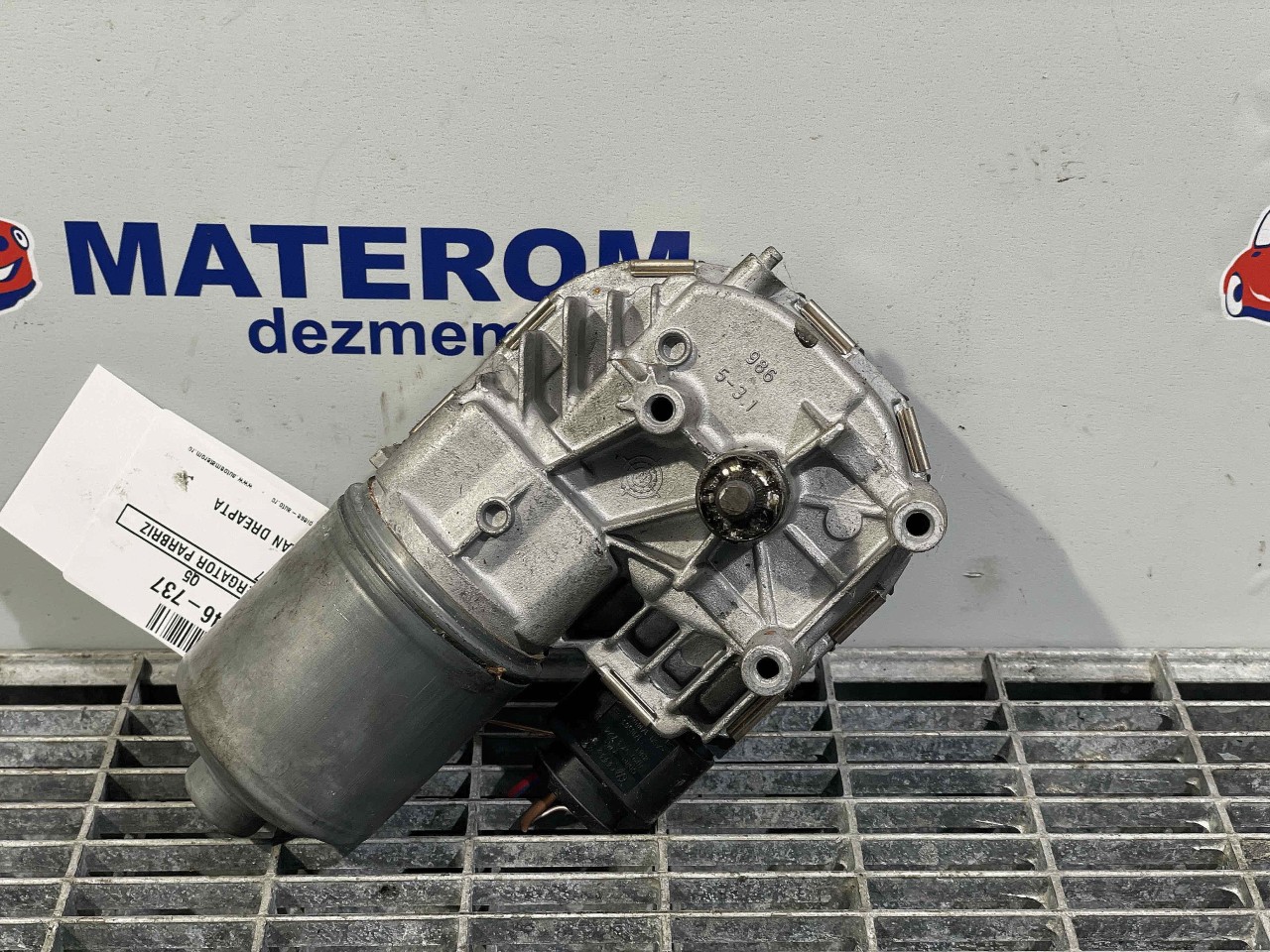 MOTORAS STERGATOR PARBRIZ AUDI Q5 Q5 - - (2013 2017)
