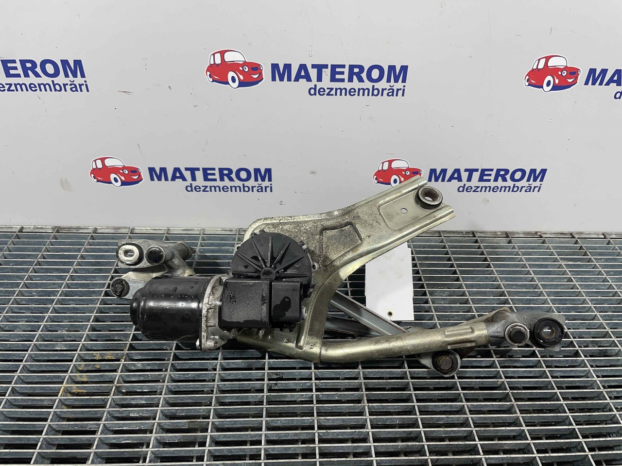 MOTORAS STERGATOR PARBRIZ FIAT LINEA LINEA - - (2007 2012)