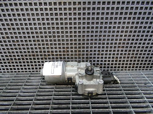 MOTORAS STERGATOR PARBRIZ FORD FOCUS FOCUS - - (2004 2008)