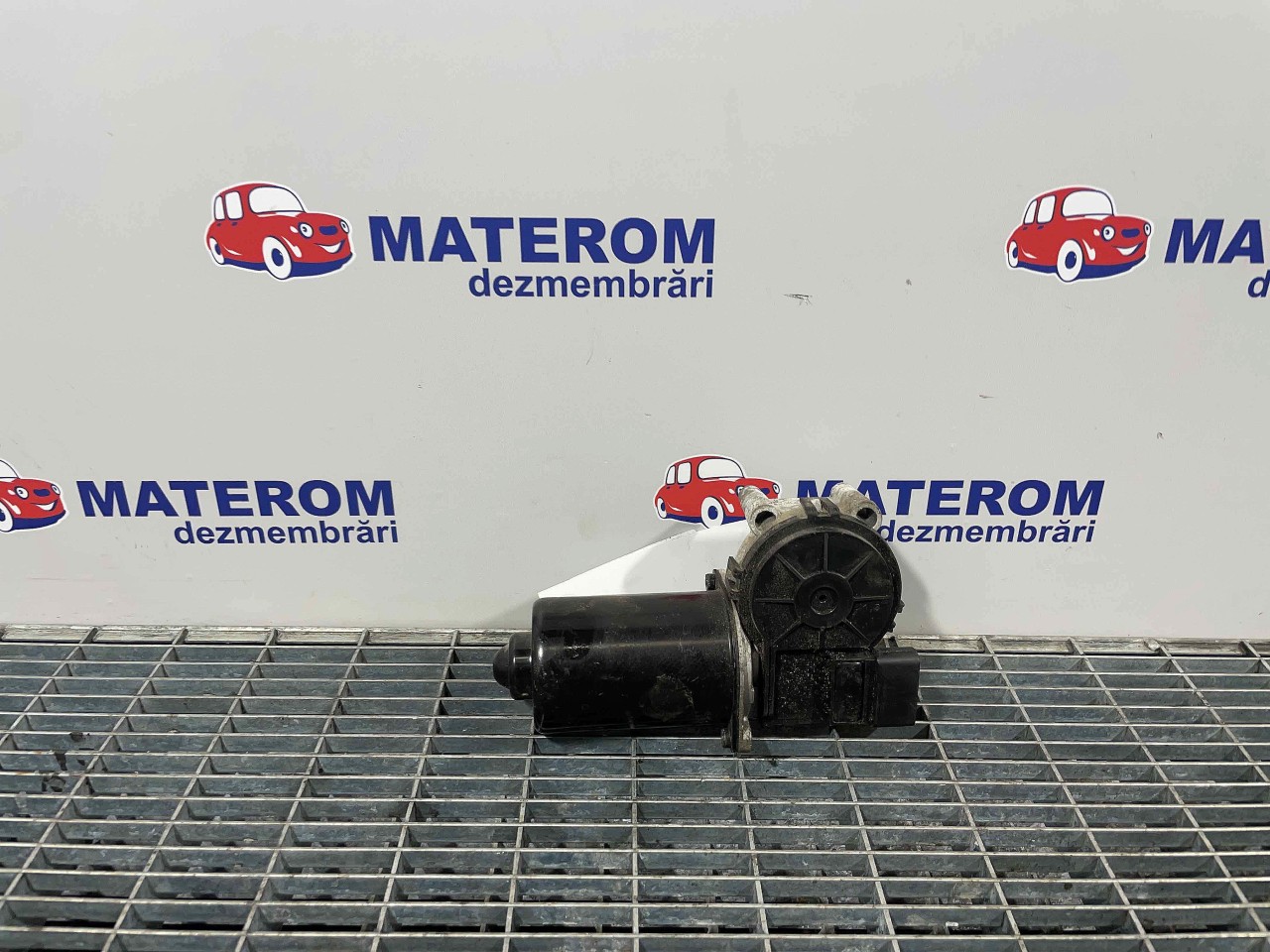 MOTORAS STERGATOR PARBRIZ HYUNDAI SANTA FE - - (2012 2016)