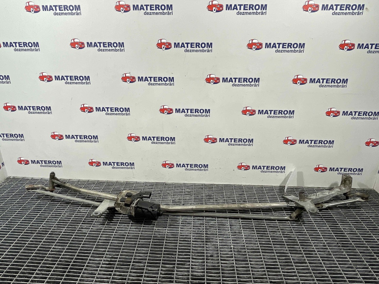 MOTORAS STERGATOR PARBRIZ MERCEDES VITO - - (2010 2014)