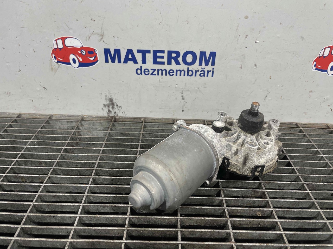 MOTORAS STERGATOR PARBRIZ MITSUBISHI ASX - - (2010 2016)