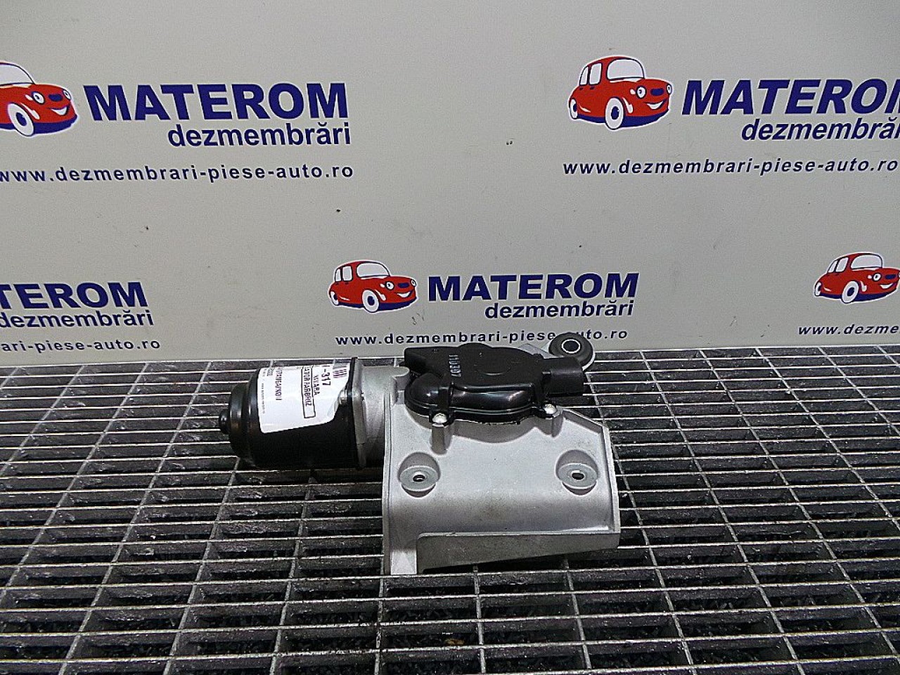 MOTORAS STERGATOR PARBRIZ NISSAN NAVARA NAVARA - - (2005 2010)
