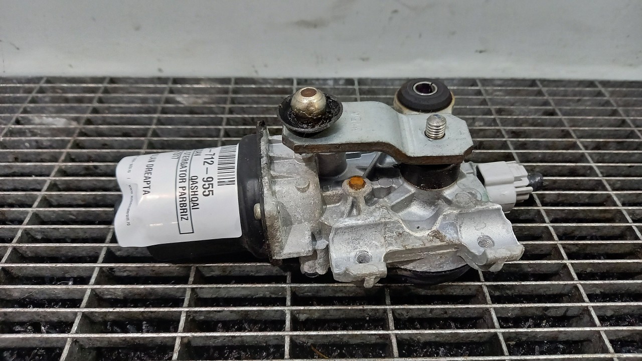 MOTORAS STERGATOR PARBRIZ NISSAN QASHQAI QASHQAI - - (2013 2017)
