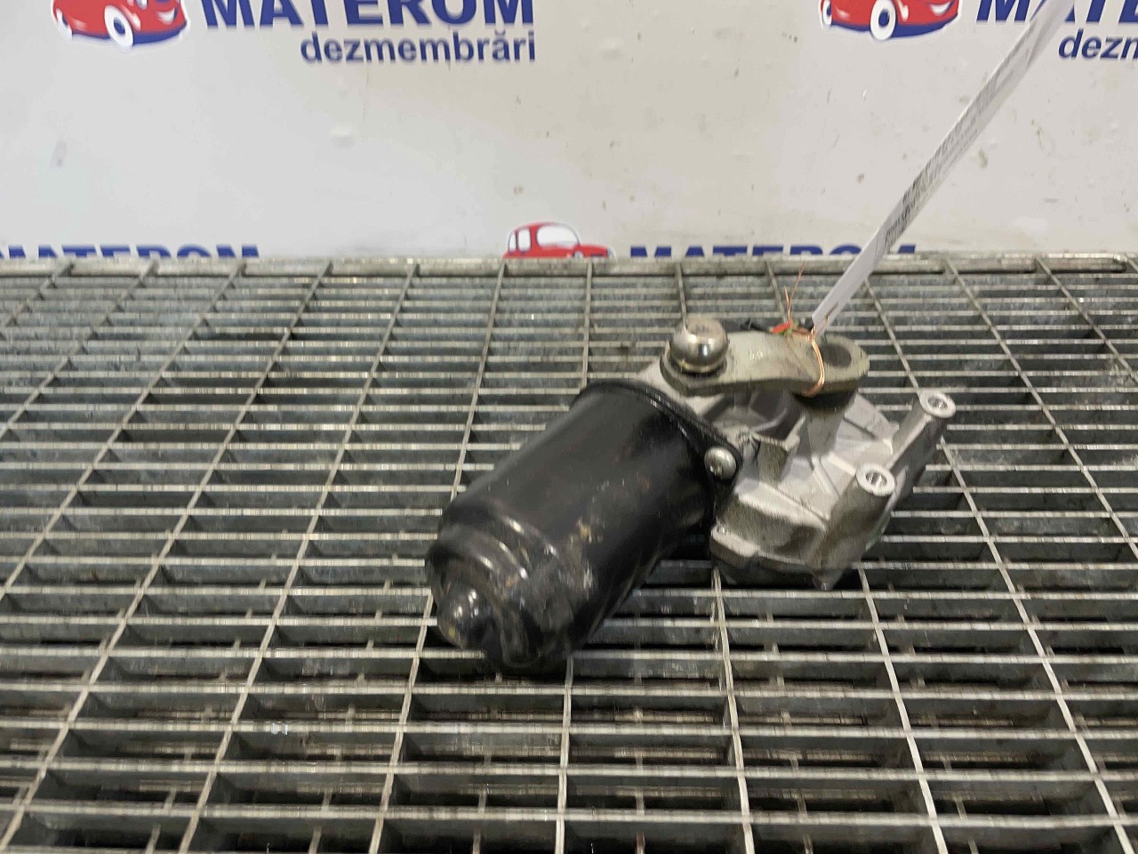 MOTORAS STERGATOR PARBRIZ SKODA RAPID - - (2012 2017)