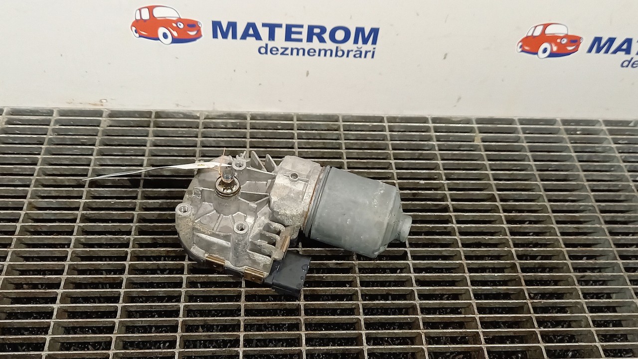 MOTORAS STERGATOR PARBRIZ SKODA SUPERB - - (2008 2013)