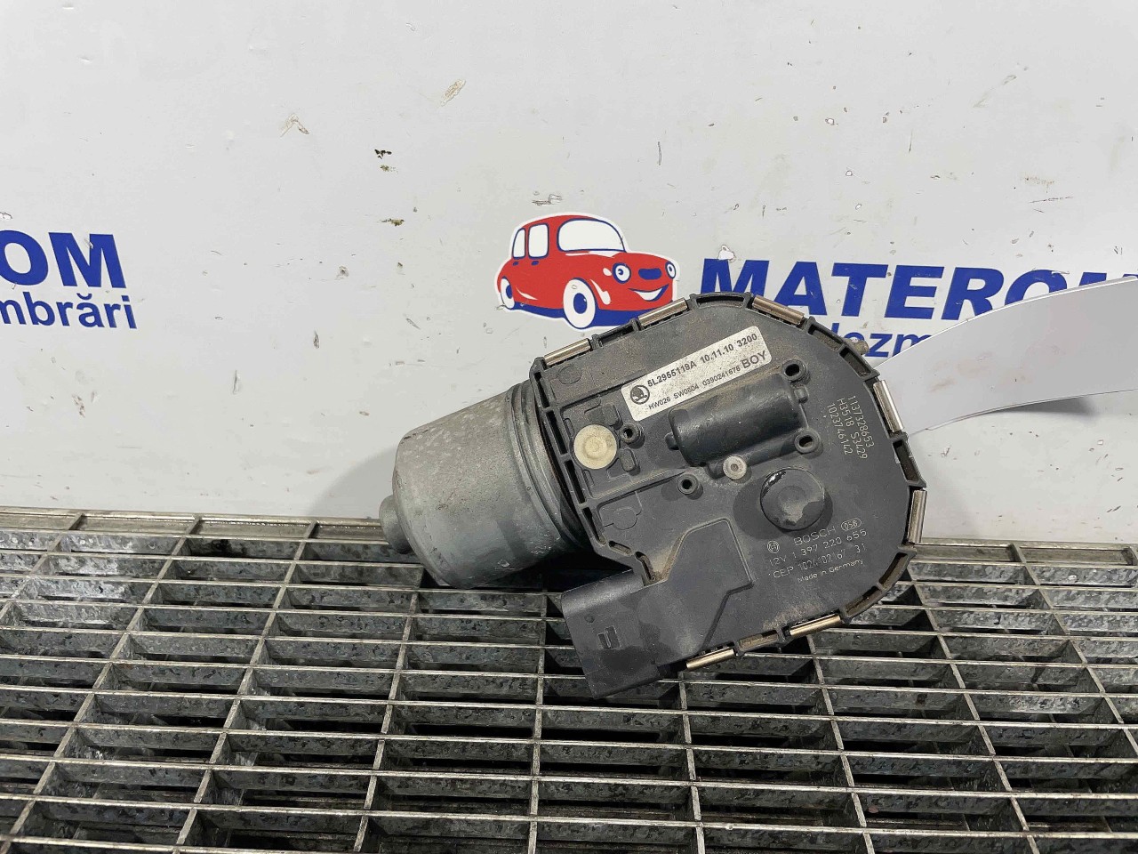 MOTORAS STERGATOR PARBRIZ SKODA YETI YETI - - (2009 2017)