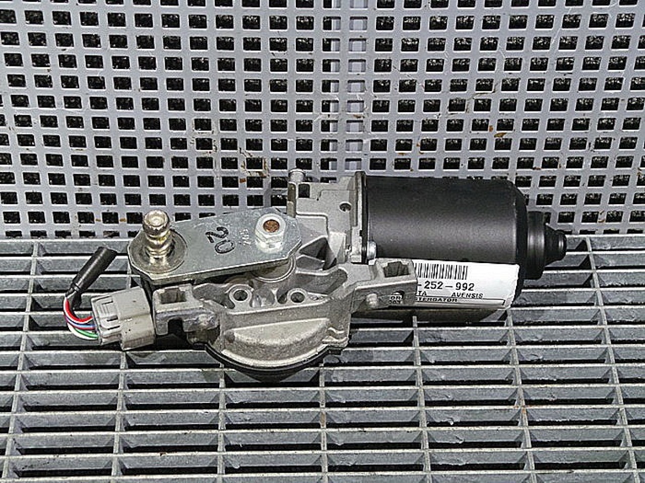 MOTORAS STERGATOR PARBRIZ TOYOTA AVENSIS AVENSIS - - (2003 2008)