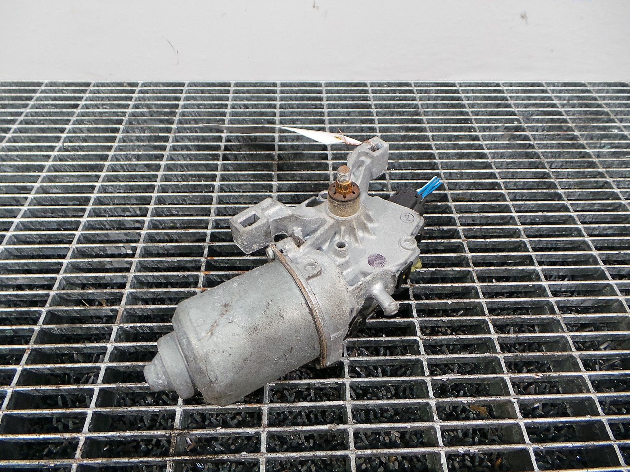 MOTORAS STERGATOR PARBRIZ TOYOTA HILUX - - (2005 2012)