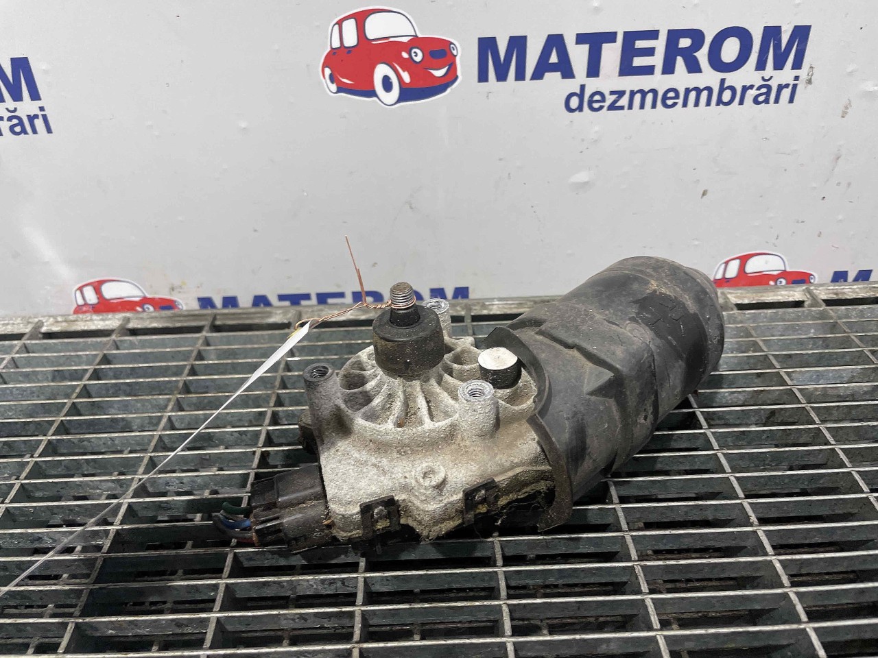 MOTORAS STERGATOR PARBRIZ TOYOTA RAV4 - - (2010 2012)