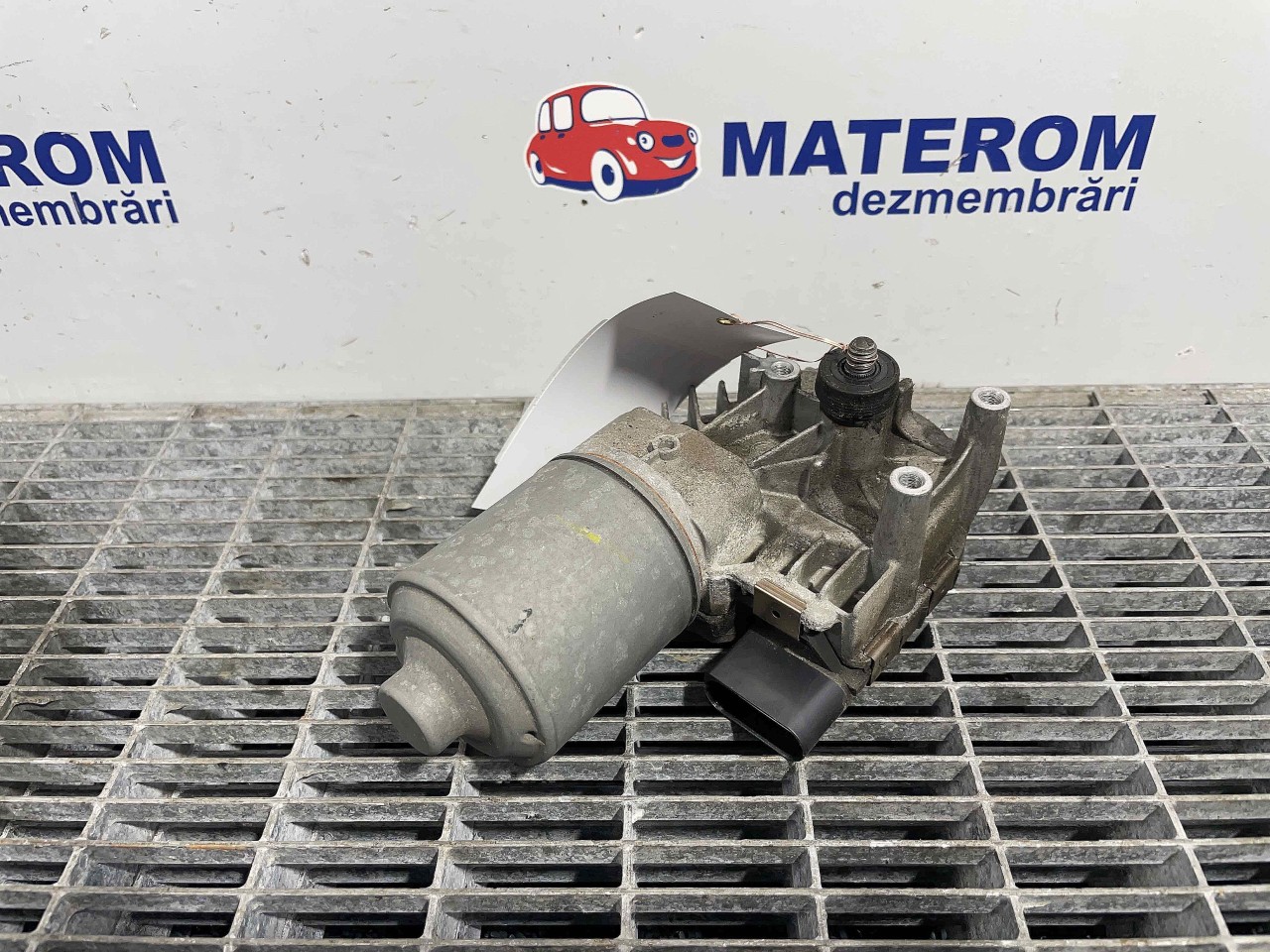 MOTORAS STERGATOR PARBRIZ VOLVO V50 - - (2004 2010)