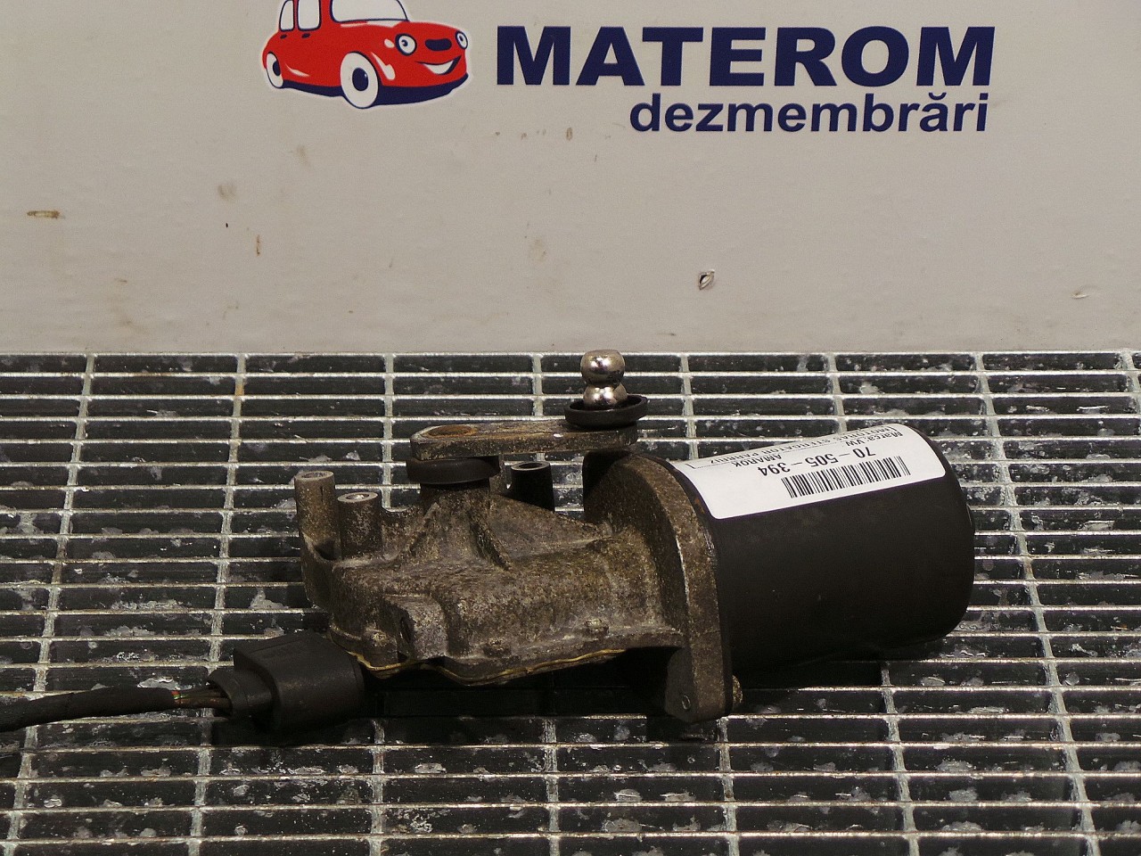 MOTORAS STERGATOR PARBRIZ VW AMAROK - - (2010 2015)