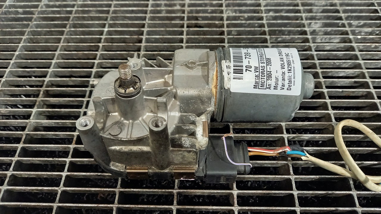 MOTORAS STERGATOR PARBRIZ VW GOLF V - - (2004 2008)