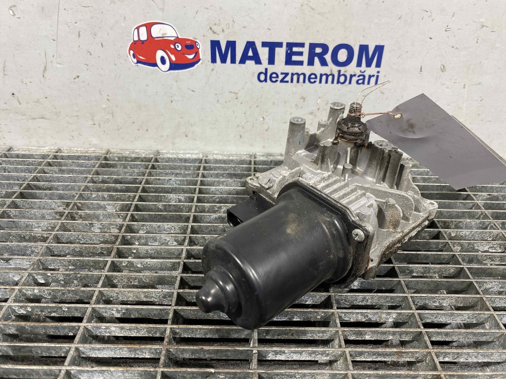 MOTORAS STERGATOR PARBRIZ VW GOLF VI - - (2010 2015)