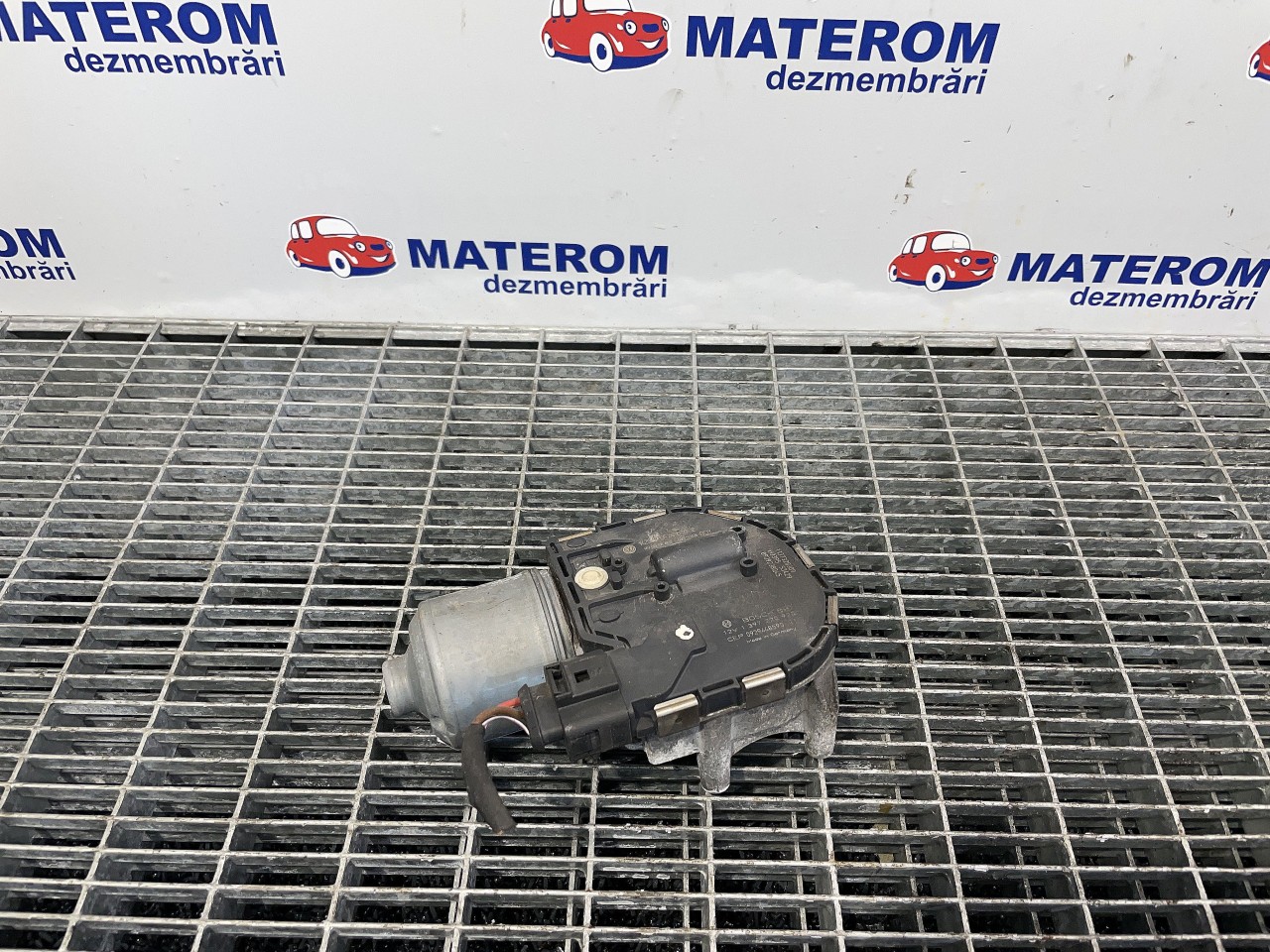 MOTORAS STERGATOR PARBRIZ VW GOLF VI GOLF VI - - (2008 2012)