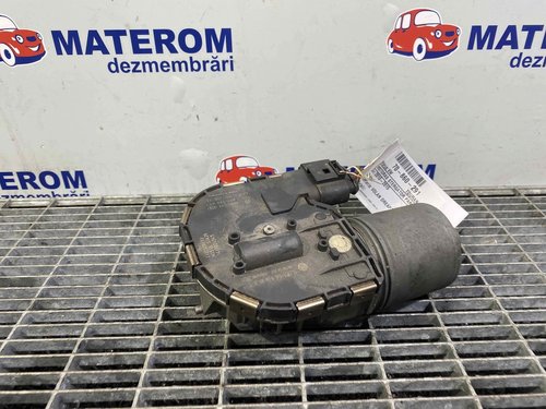 MOTORAS STERGATOR PARBRIZ VW TOURAN TOURAN - - (2010 2015)