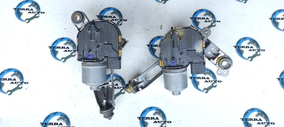 Motoras stergator stanga fata Ford Focus III cod: BM51-17504-AJ