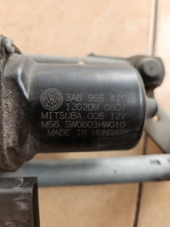 Motoras Stergator Volkswagen Passat B7 Cod Piesa : 3AB955419