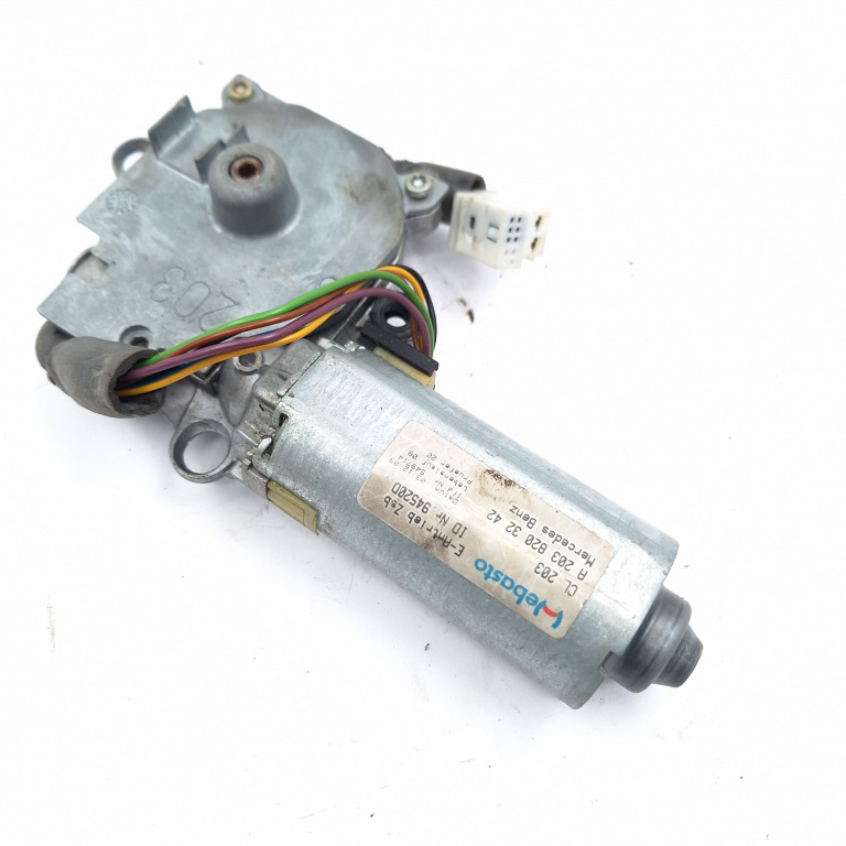 Motoras Trapa Mercedes-Benz C-Class (W203) 2000-2007 A2038203242, 0390200020, 94520D, 93808D, 549714 Bosch