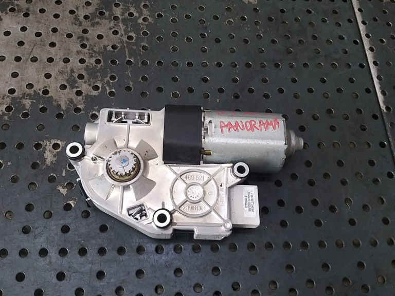 Motoras trapa panorama audi q3 8u 8u0959591 1728286e