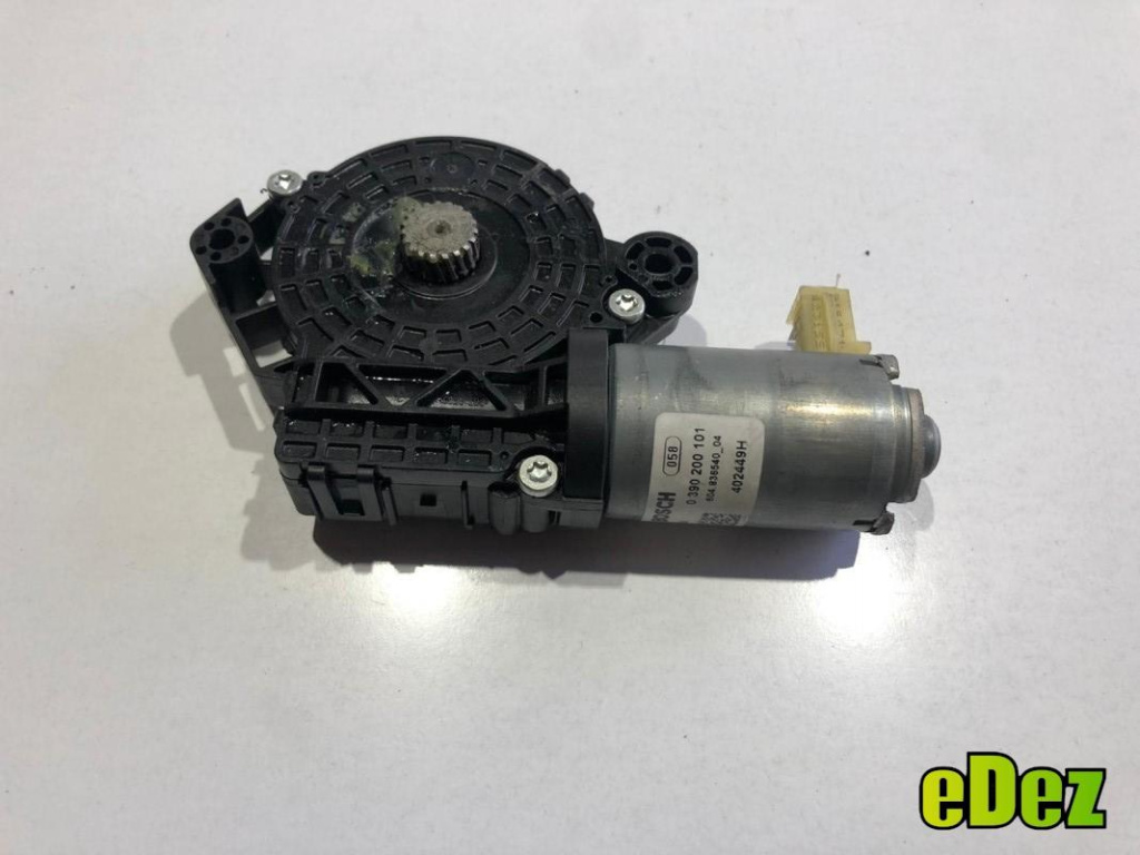 Motoras turela Mercedes C-Class (2014->) [W205] 0390200101