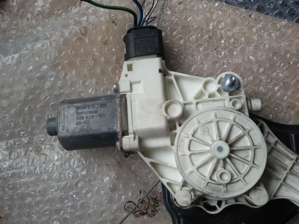 Motoras usa dreapta fata bmw seria 1 e81 2.0 tdi 2006-2011 996625101
