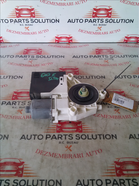 Motoras usa stanga fata VOLKSWAGEN GOLF 6 BREAK