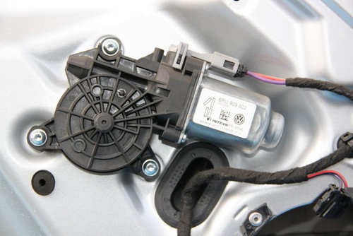 Motoras usa stanga spate Volkswagen Up 2011-2016 6RU959802