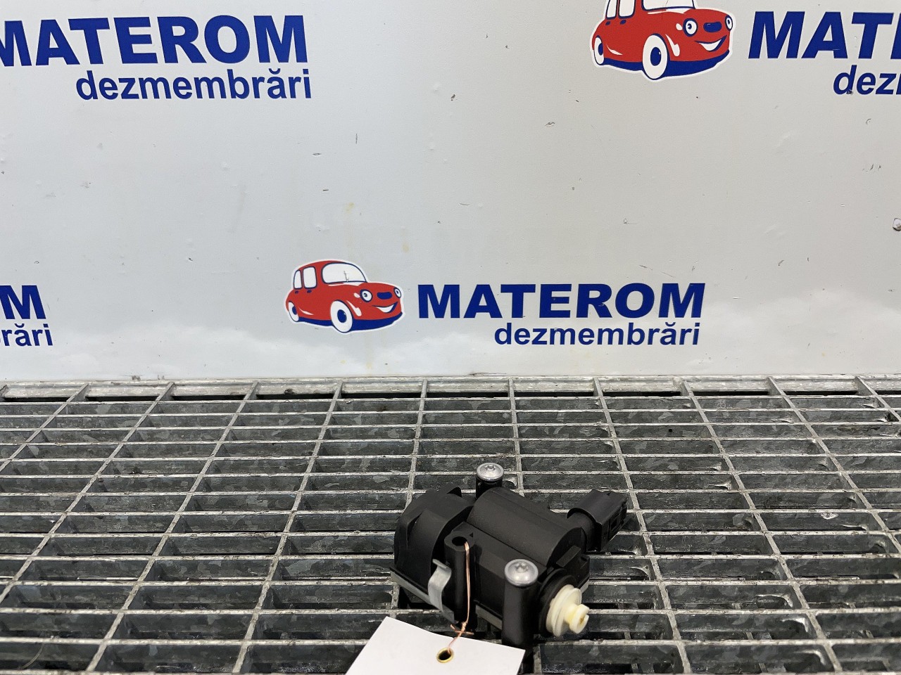 MOTORAS USITA REZERVOR BMW SERIA 5 F 10 SERIA 5 F 10 - - (2014 2017)