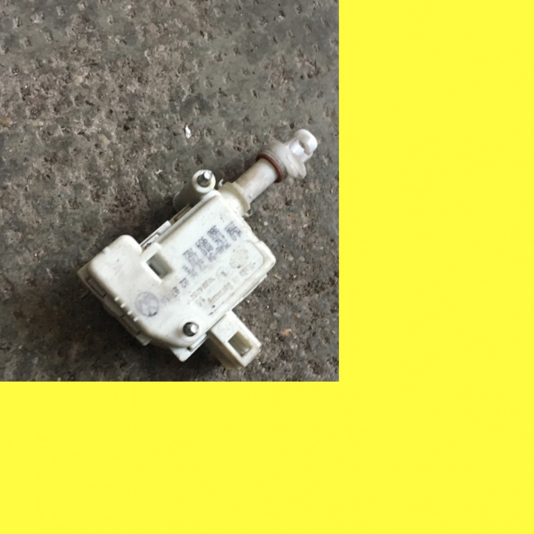 Motoras usita rezervor Volkswagen VW Golf 4 [1997 - 2006] Hatchback 5-usi 1.4 MT (75 hp) (1J1) 16V