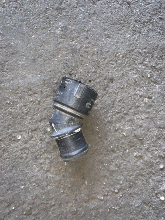 Mufa superioara radiator apa Audi A3 8L [facelift] [2000 - 2003] Hatchback 3-usi 1.6 MT (102 hp) (8L1)