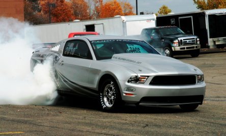 Mustang Cobra Jet - Micul Print cu motor de aluminiu Mustang Cobra Jet - Micul Print cu motor de aluminiu