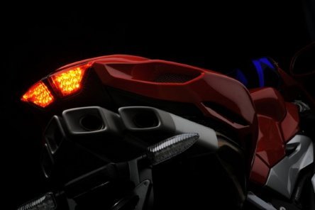 MV Agusta F4 2010 - Superwoman a motocicletelor MV Agusta F4 2010 - Superwoman a motocicletelor
