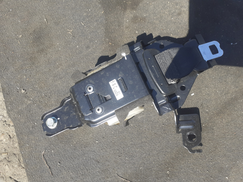 MZR1188 CENTURA MIJLOC SPATE IN TAVAN MAZDA 6 GH Break SW COMBI 2008 ~2012