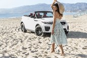 Naomie Harris si Range Rover Evoque Convertible